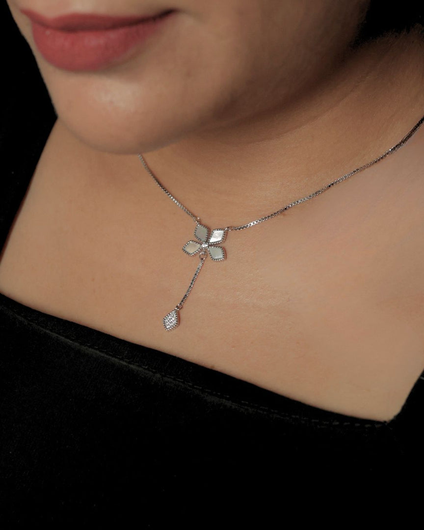 Elegant Sterling Silver Floral Pendant Chain