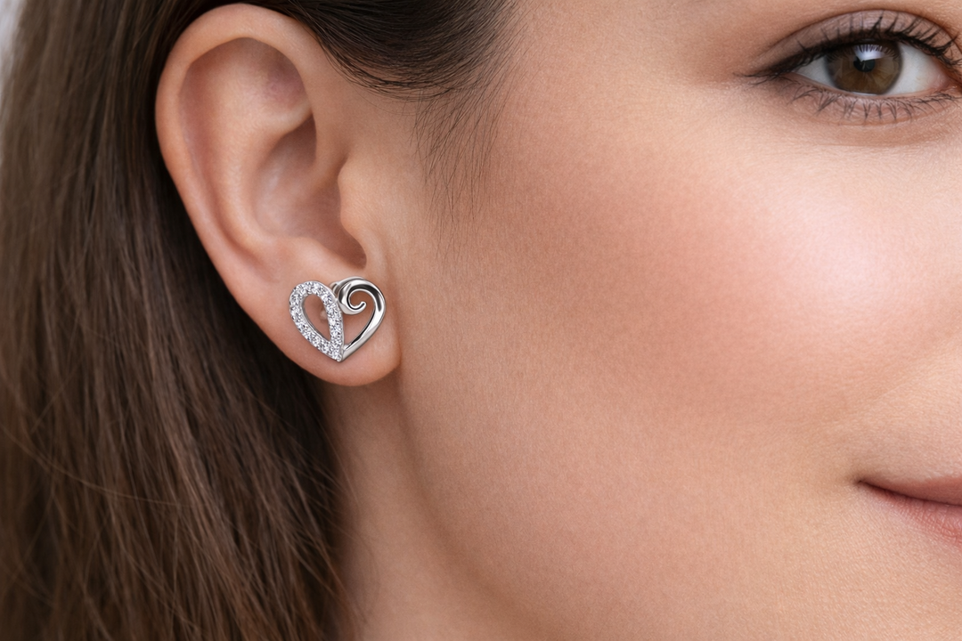 925 Sterling Silver Heart Stud Earrings with Sparkling Zircon