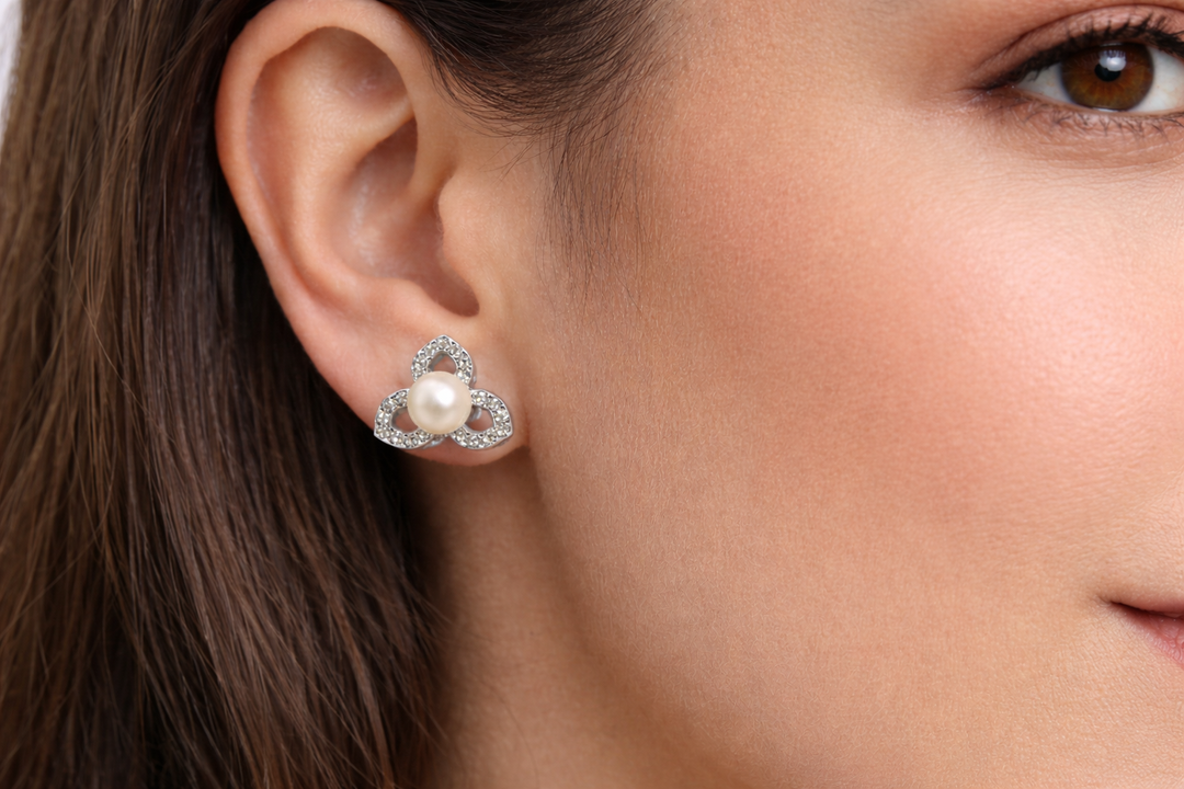 925 Sterling Silver Pearl Stud Earrings with Zircon Accent Design