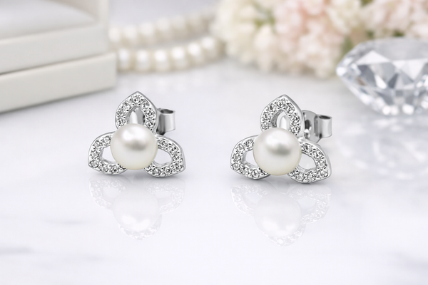 925 Sterling Silver Pearl Stud Earrings with Zircon Accent Design